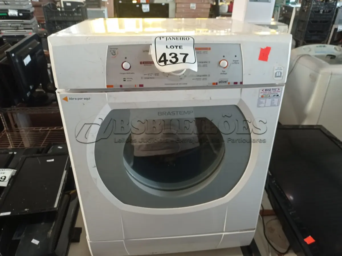 LOTE 437 - 01 MÁQUINA DE LAVAR 10KG 220V MARCA BRASTEMP. (NO ESTADO) ATENÇÃO! FAZER A VISITAÇÃO ANTES DE ARREMATAR, NÃO SABEMOS SE FUNCIONA. LEILÃO NÃO TEM GARANTIA E NEM DEVOLUÇÃO, SUJEITO A POSSÍVEIS AVARIAS VISÍVEIS/OCULTAS E/OU AUSÊNCIA DE COMPONENTES.