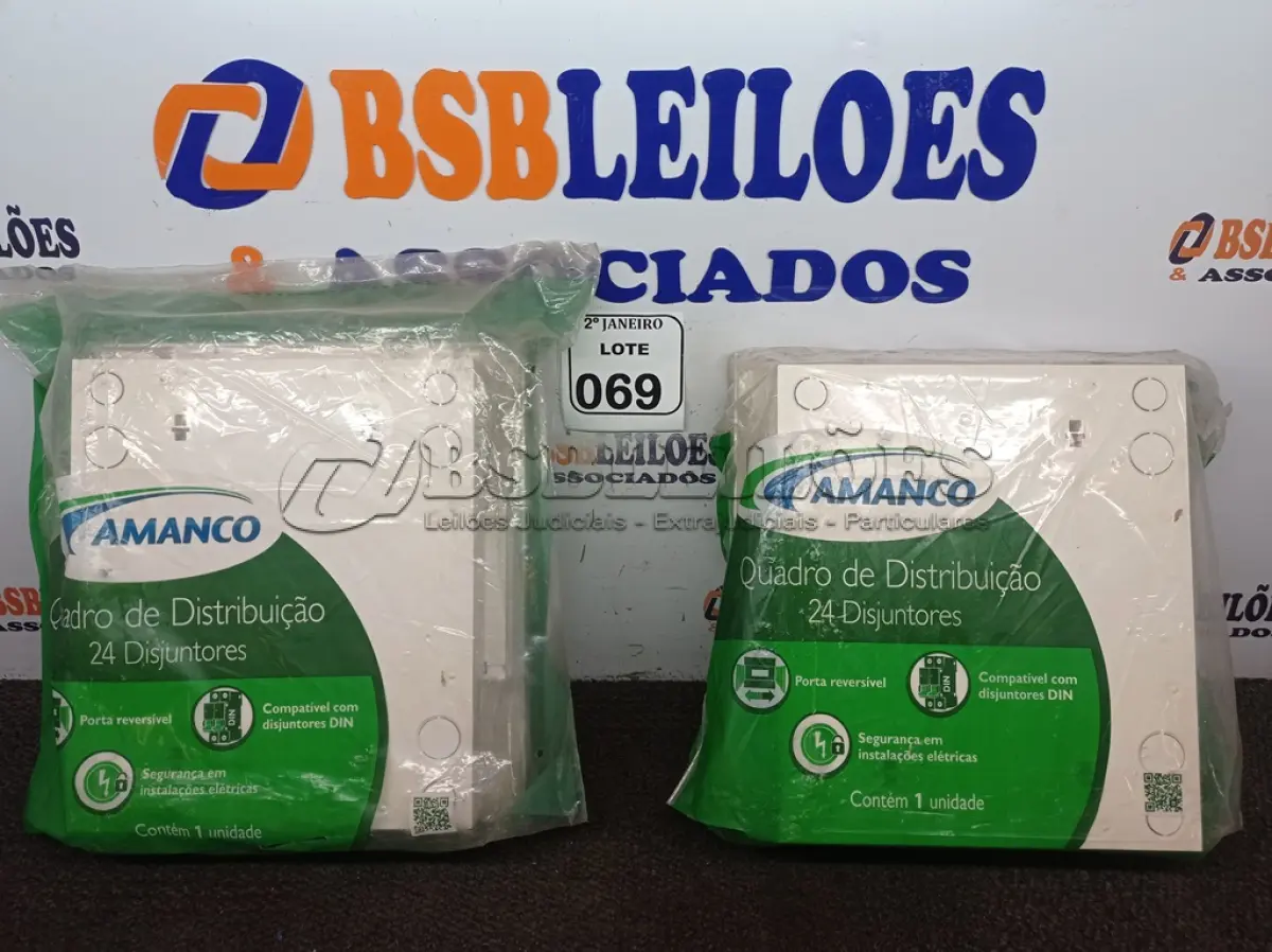 LOTE 069 - 02 QUADROS DE DISTRIBUIÇÃO COMPATÍVEL ATÉ 24 DISJUNTORES MARCA AMANCO (NOVO). (NO ESTADO) ATENÇÃO! FAZER A VISITAÇÃO ANTES DE ARREMATAR, NÃO SABEMOS SE FUNCIONA. LEILÃO NÃO TEM GARANTIA E NEM DEVOLUÇÃO, SUJEITO A POSSÍVEIS AVARIAS VISÍVEIS/OCULTAS E/OU AUSÊNCIA DE COMPONENTES.