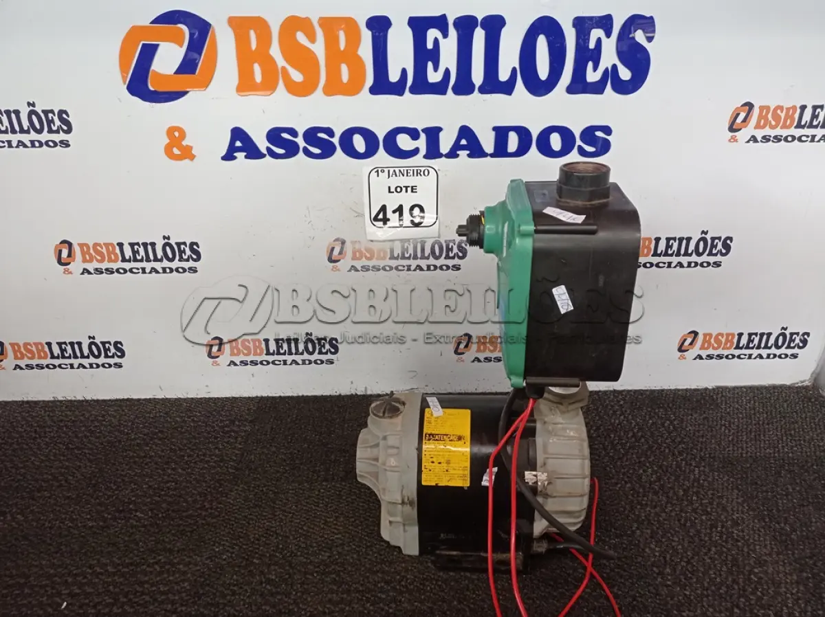 LOTE 419 - 01 BOMBA DE PRESSURIZAÇÃO DE ÁGUA COM PRESSOSTATO 220V. (NO ESTADO) ATENÇÃO! FAZER A VISITAÇÃO ANTES DE ARREMATAR, NÃO SABEMOS SE FUNCIONA. LEILÃO NÃO TEM GARANTIA E NEM DEVOLUÇÃO, SUJEITO A POSSÍVEIS AVARIAS VISÍVEIS/OCULTAS E/OU AUSÊNCIA DE COMPONENTES.