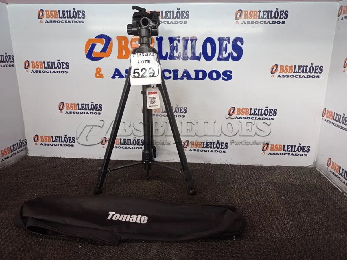 LOTE 529 - 01 TRIPÉ PARA CÂMERA TOMATE MTG-3016. (NO ESTADO) ATENÇÃO! FAZER A VISITAÇÃO ANTES DE ARREMATAR, NÃO SABEMOS SE FUNCIONA. LEILÃO NÃO TEM GARANTIA E NEM DEVOLUÇÃO, SUJEITO A POSSÍVEIS AVARIAS VISÍVEIS/OCULTAS E/OU AUSÊNCIA DE COMPONENTES.