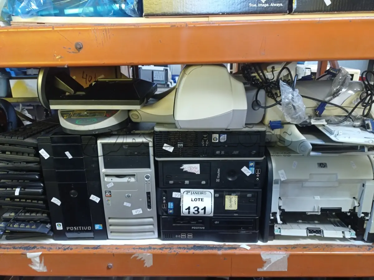 LOTE 131 - 01 LOTE COM DIVERSAS CPU’S, TECLADOS E IMPRESSORAS. (NO ESTADO) ATENÇÃO! FAZER A VISITAÇÃO ANTES DE ARREMATAR, NÃO SABEMOS SE FUNCIONA. LEILÃO NÃO TEM GARANTIA E NEM DEVOLUÇÃO, SUJEITO A POSSÍVEIS AVARIAS VISÍVEIS/OCULTAS E/OU AUSÊNCIA DE COMPONENTES.