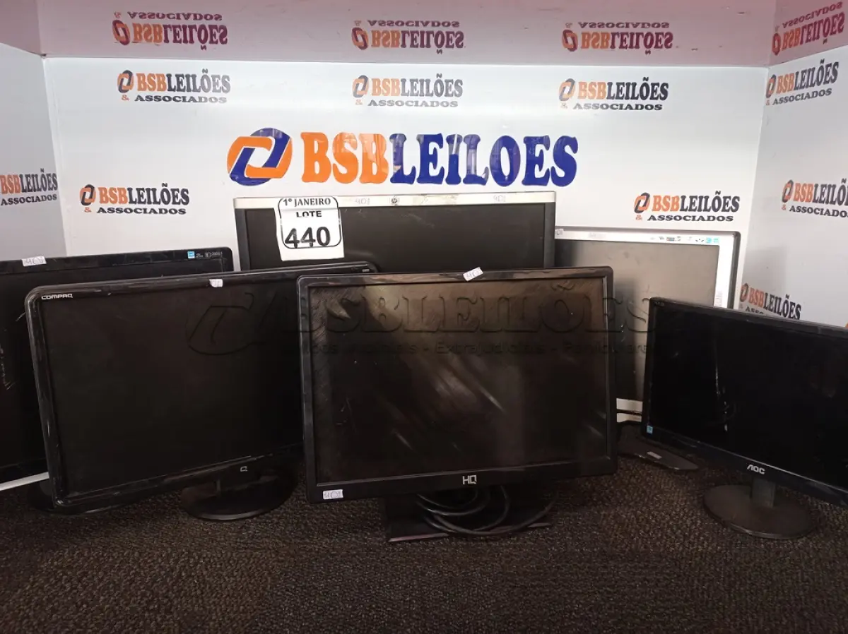 LOTE 440 - 06 MONITORES LCD MARCAS E MODELOS DIVERSOS P/RETIRADA DE PEÇAS. (NO ESTADO) ATENÇÃO! FAZER A VISITAÇÃO ANTES DE ARREMATAR, NÃO SABEMOS SE FUNCIONA. LEILÃO NÃO TEM GARANTIA E NEM DEVOLUÇÃO, SUJEITO A POSSÍVEIS AVARIAS VISÍVEIS/OCULTAS E/OU AUSÊNCIA DE COMPONENTES.