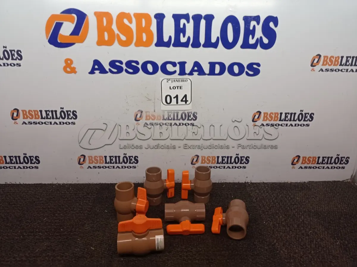 LOTE 014 - 06 REGISTROS ESFERAS DE PVC 40MM(NOVO). (NO ESTADO) ATENÇÃO! FAZER A VISITAÇÃO ANTES DE ARREMATAR, NÃO SABEMOS SE FUNCIONA. LEILÃO NÃO TEM GARANTIA E NEM DEVOLUÇÃO, SUJEITO A POSSÍVEIS AVARIAS VISÍVEIS/OCULTAS E/OU AUSÊNCIA DE COMPONENTES.