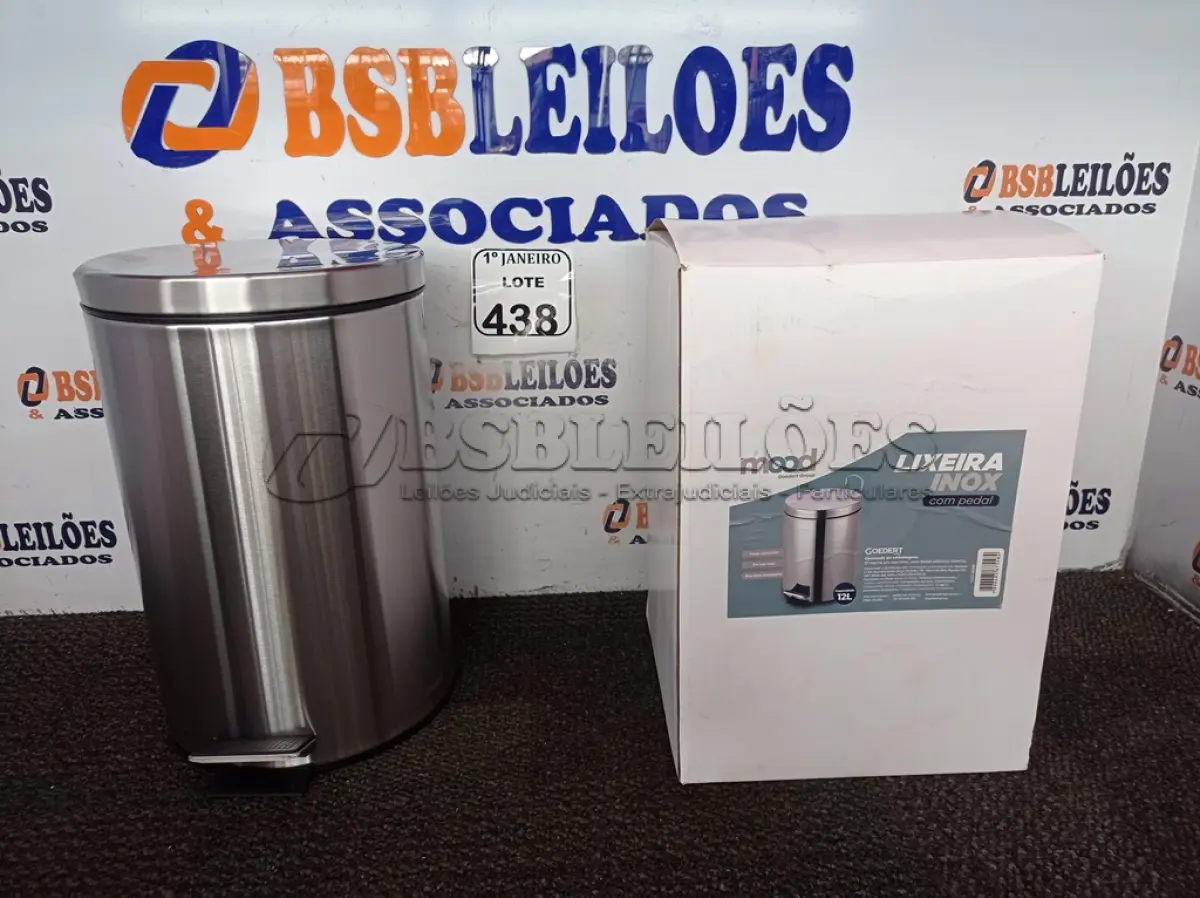 LOTE 438 - 01 LIXEIRA EM INOX 12L C/PEDAL MARCA MOOD. (NO ESTADO) ATENÇÃO! FAZER A VISITAÇÃO ANTES DE ARREMATAR, NÃO SABEMOS SE FUNCIONA. LEILÃO NÃO TEM GARANTIA E NEM DEVOLUÇÃO, SUJEITO A POSSÍVEIS AVARIAS VISÍVEIS/OCULTAS E/OU AUSÊNCIA DE COMPONENTES.