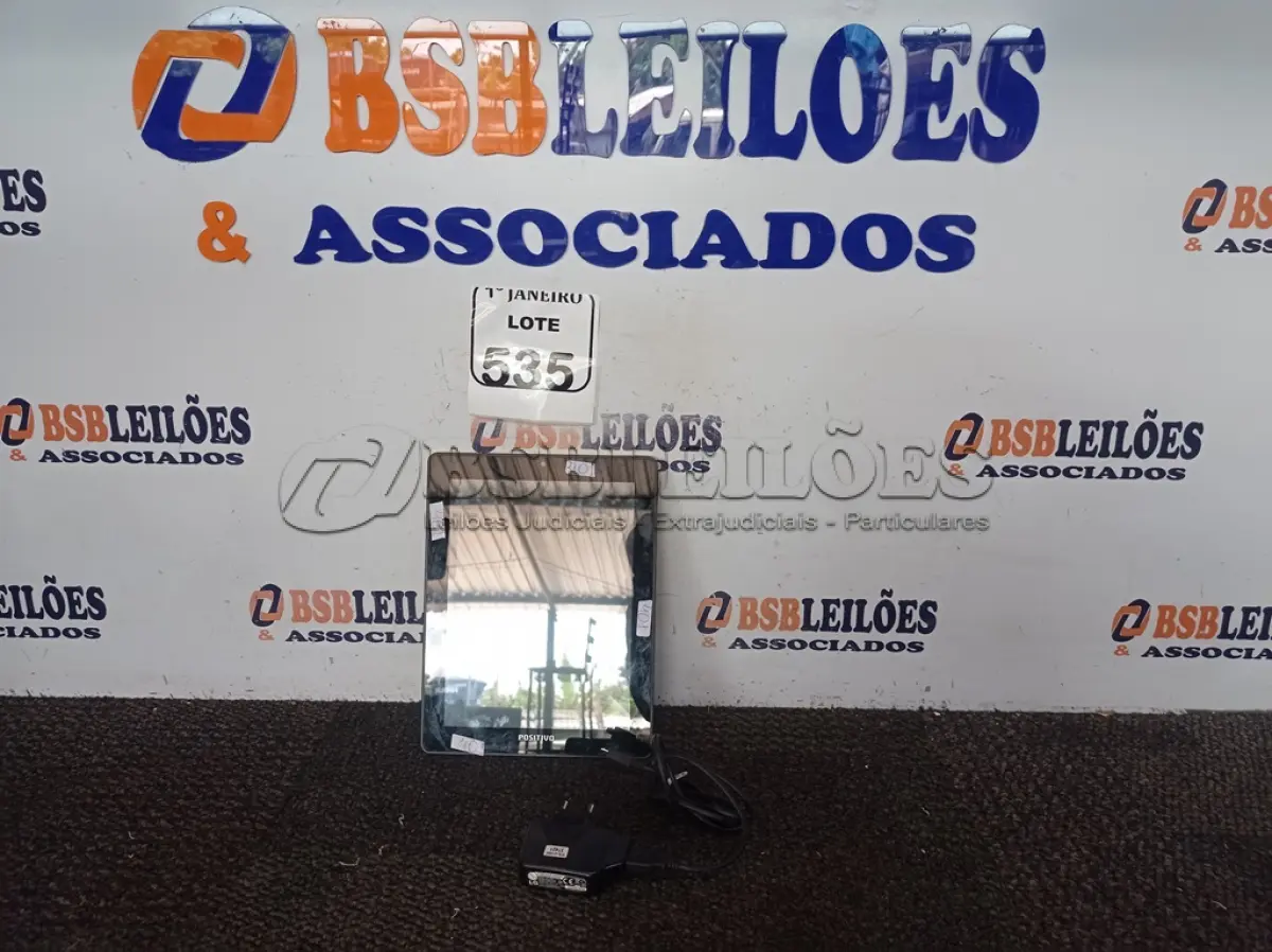 LOTE 535 - 01 TABLET MARCA POSITIVO C/CARREGADOR. (NO ESTADO) ATENÇÃO! FAZER A VISITAÇÃO ANTES DE ARREMATAR, NÃO SABEMOS SE FUNCIONA. LEILÃO NÃO TEM GARANTIA E NEM DEVOLUÇÃO, SUJEITO A POSSÍVEIS AVARIAS VISÍVEIS/OCULTAS E/OU AUSÊNCIA DE COMPONENTES.