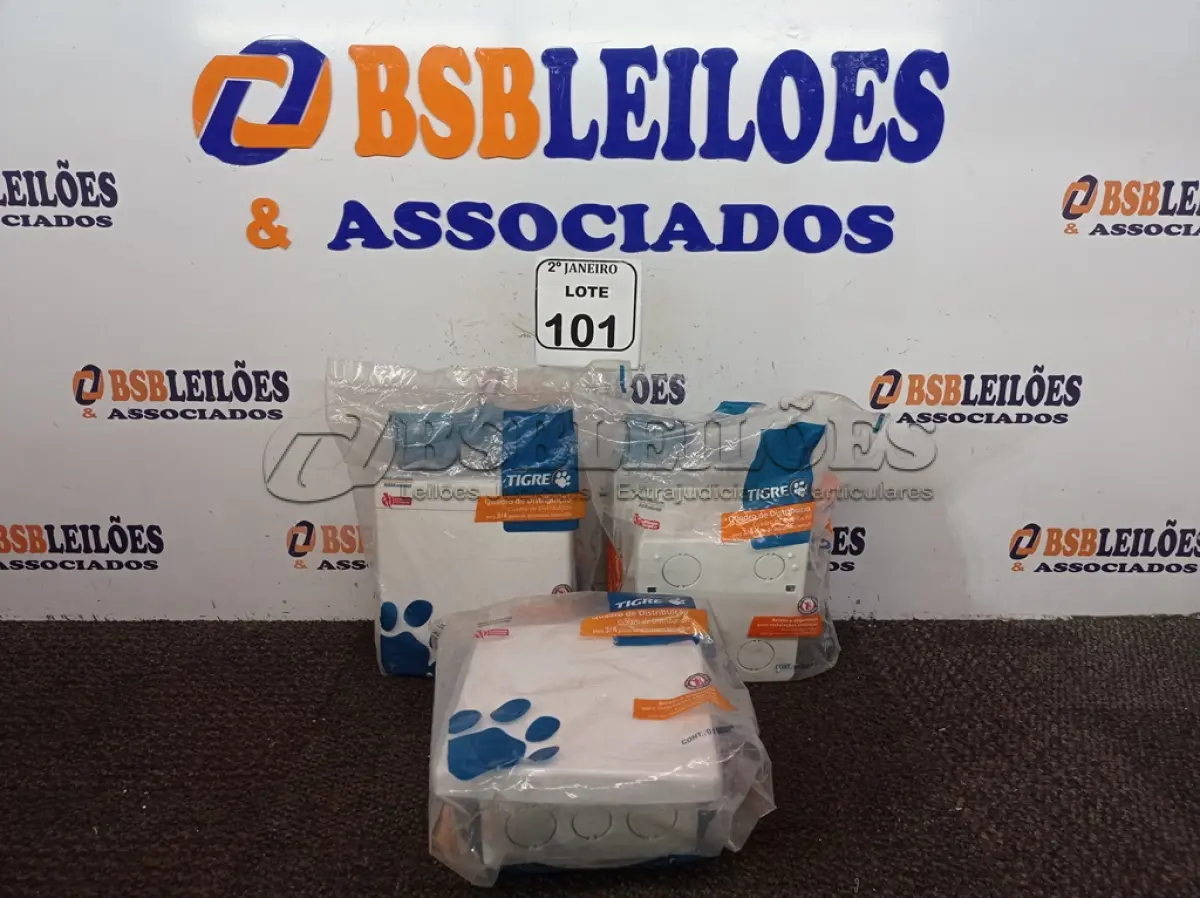 LOTE 101 - 03 QUADROS DE DISTRIBUIÇÃO ¾ MARCA TIGRE (NOVO). (NO ESTADO) ATENÇÃO! FAZER A VISITAÇÃO ANTES DE ARREMATAR, NÃO SABEMOS SE FUNCIONA. LEILÃO NÃO TEM GARANTIA E NEM DEVOLUÇÃO, SUJEITO A POSSÍVEIS AVARIAS VISÍVEIS/OCULTAS E/OU AUSÊNCIA DE COMPONENTES.