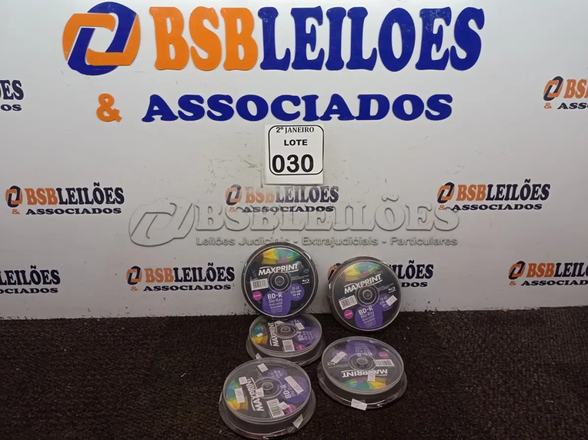 LOTE 030 - 01 LOTE C/APROXIMADAMENTE 100 MÍDIAS BLURAY. (NO ESTADO) ATENÇÃO! FAZER A VISITAÇÃO ANTES DE ARREMATAR, NÃO SABEMOS SE FUNCIONA. LEILÃO NÃO TEM GARANTIA E NEM DEVOLUÇÃO, SUJEITO A POSSÍVEIS AVARIAS VISÍVEIS/OCULTAS E/OU AUSÊNCIA DE COMPONENTES.