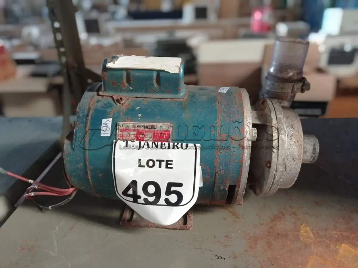 LOTE 495 - 01 BOMBA DE ÁGUA MARCA KOHLBACH. (NO ESTADO) ATENÇÃO! FAZER A VISITAÇÃO ANTES DE ARREMATAR, NÃO SABEMOS SE FUNCIONA. LEILÃO NÃO TEM GARANTIA E NEM DEVOLUÇÃO, SUJEITO A POSSÍVEIS AVARIAS VISÍVEIS/OCULTAS E/OU AUSÊNCIA DE COMPONENTES.