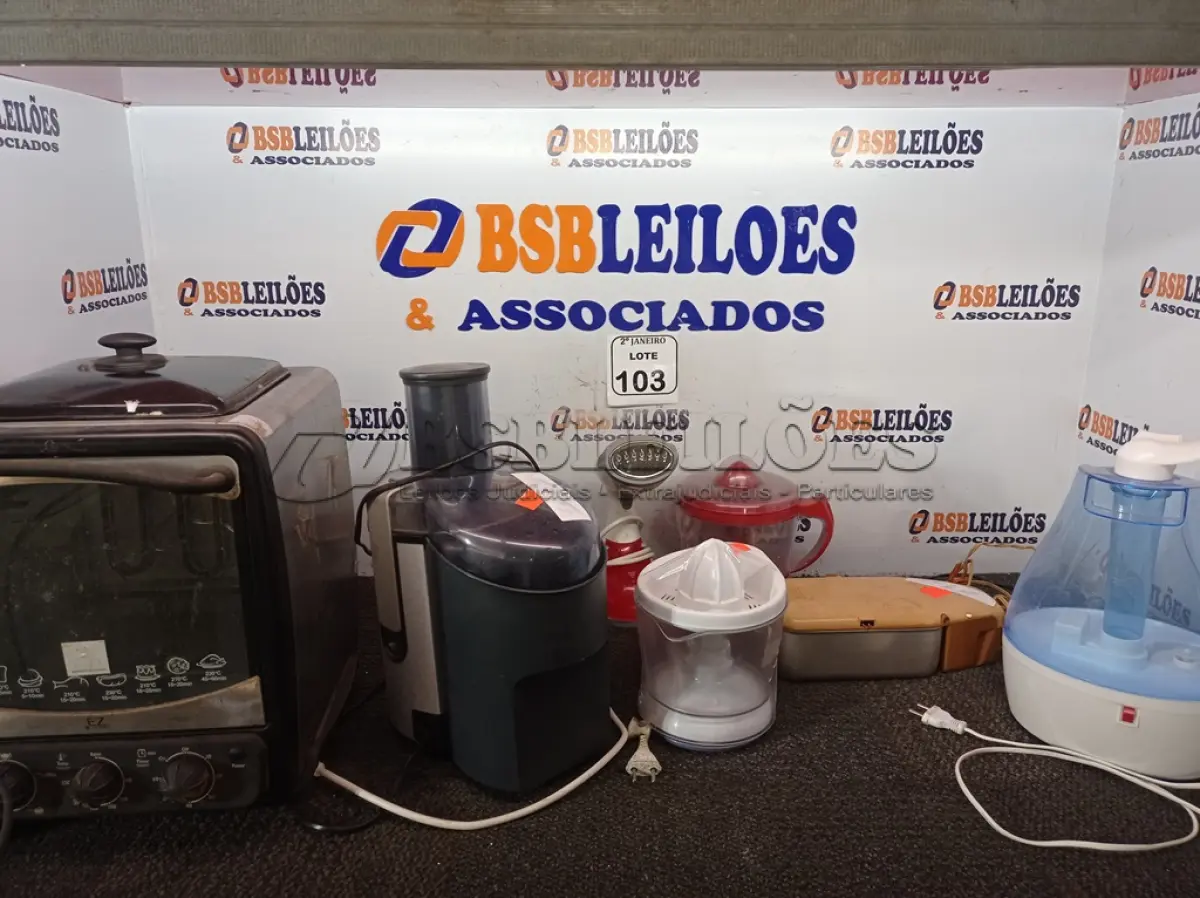 LOTE 103 - 02 MULTIPROCESSADORES DIVERSOS E 02 LIQUIDIFICADORES MARCAS E MODELOS DIVERSOS. (NO ESTADO) ATENÇÃO! FAZER A VISITAÇÃO ANTES DE ARREMATAR, NÃO SABEMOS SE FUNCIONA. LEILÃO NÃO TEM GARANTIA E NEM DEVOLUÇÃO, SUJEITO A POSSÍVEIS AVARIAS VISÍVEIS/OCULTAS E/OU AUSÊNCIA DE COMPONENTES.