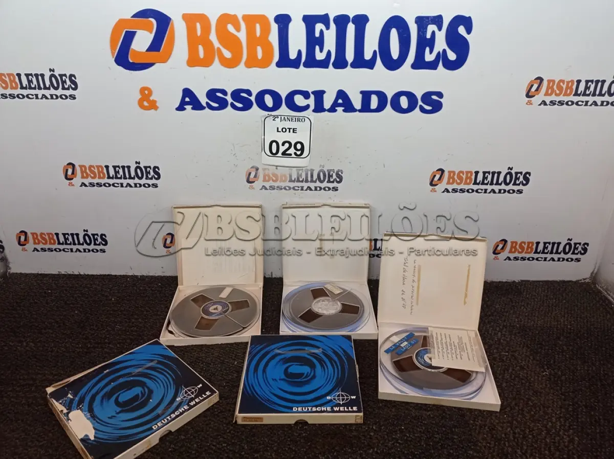 LOTE 029 - 05 FITAS P/GRAVADOR DE ROLOS ANTIGAS. (NO ESTADO) ATENÇÃO! FAZER A VISITAÇÃO ANTES DE ARREMATAR, NÃO SABEMOS SE FUNCIONA. LEILÃO NÃO TEM GARANTIA E NEM DEVOLUÇÃO, SUJEITO A POSSÍVEIS AVARIAS VISÍVEIS/OCULTAS E/OU AUSÊNCIA DE COMPONENTES.