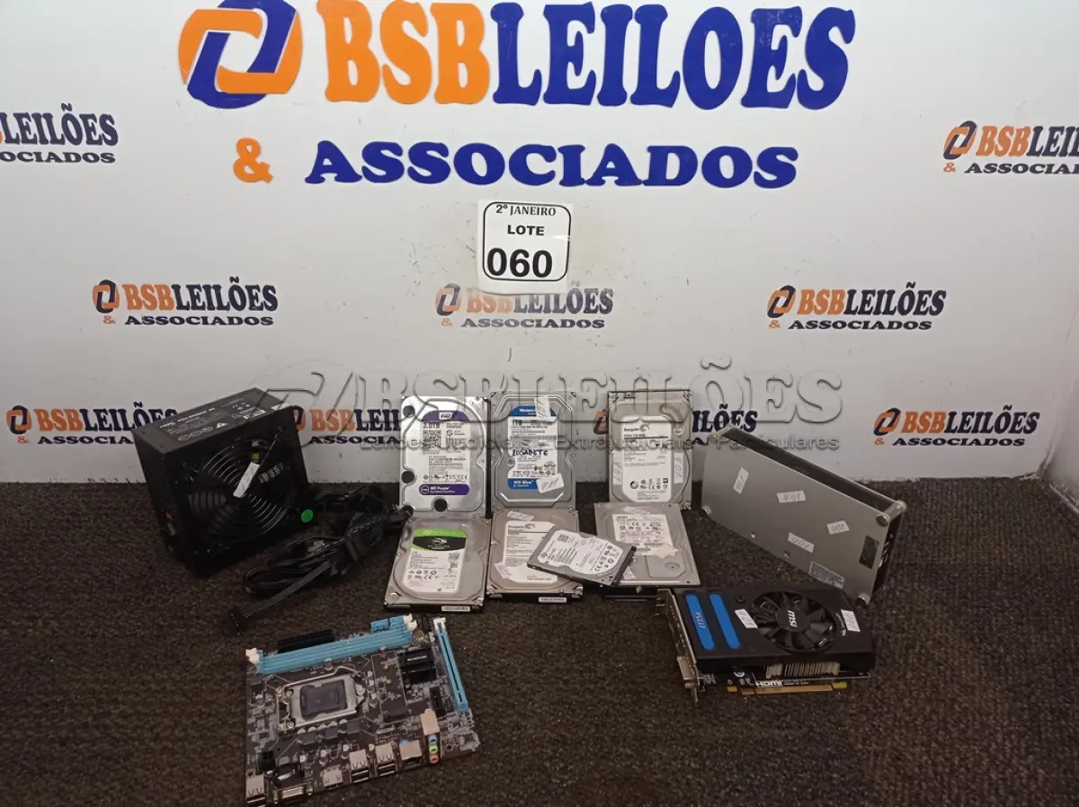LOTE 060 - 08 HD’S DIVERSOS, 01 PLACA MÃE, 01 FONTE P/ COMPUTADOR E 01 PLACA DE VÍDEO. (NO ESTADO) ATENÇÃO! FAZER A VISITAÇÃO ANTES DE ARREMATAR, NÃO SABEMOS SE FUNCIONA. LEILÃO NÃO TEM GARANTIA E NEM DEVOLUÇÃO, SUJEITO A POSSÍVEIS AVARIAS VISÍVEIS/OCULTAS E/OU AUSÊNCIA DE COMPONENTES.