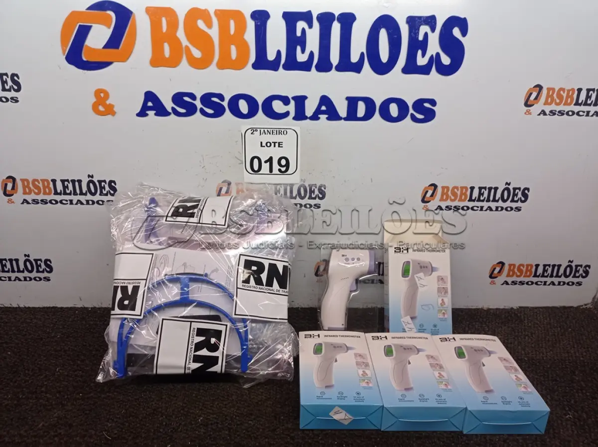 LOTE 019 - 10 MÁSCARAS DE PROTEÇÃO E 04 TERMÔMETROS INFRAVERMELHO. (NO ESTADO) ATENÇÃO! FAZER A VISITAÇÃO ANTES DE ARREMATAR, NÃO SABEMOS SE FUNCIONA. LEILÃO NÃO TEM GARANTIA E NEM DEVOLUÇÃO, SUJEITO A POSSÍVEIS AVARIAS VISÍVEIS/OCULTAS E/OU AUSÊNCIA DE COMPONENTES.