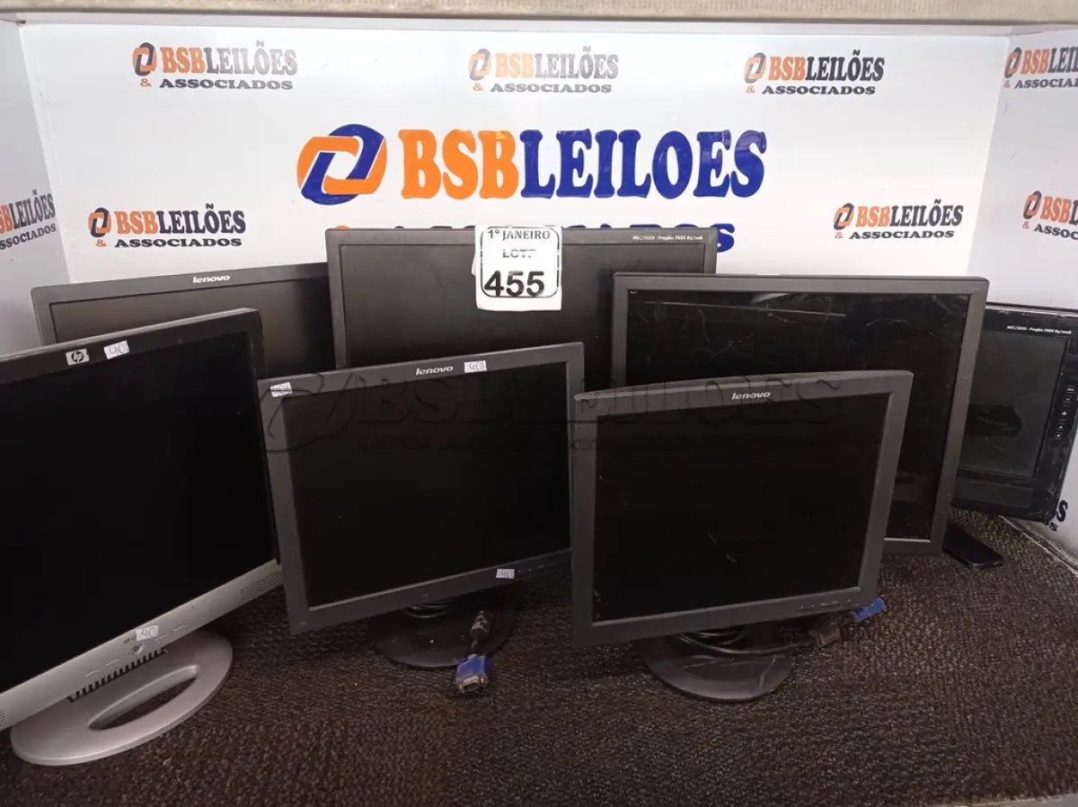 LOTE 455 - 07 MONITORES LCD MARCAS E MODELOS DIVERSOS. (NO ESTADO) ATENÇÃO! FAZER A VISITAÇÃO ANTES DE ARREMATAR, NÃO SABEMOS SE FUNCIONA. LEILÃO NÃO TEM GARANTIA E NEM DEVOLUÇÃO, SUJEITO A POSSÍVEIS AVARIAS VISÍVEIS/OCULTAS E/OU AUSÊNCIA DE COMPONENTES.