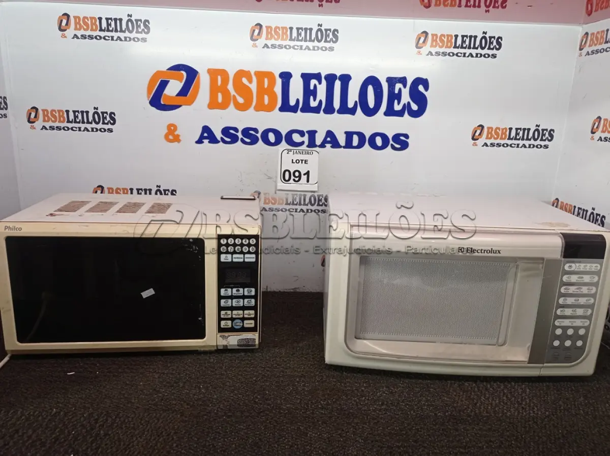 LOTE 091 - 02 MICRO-ONDAS PHILCO E ELECTROLUX S/PRATO. (NO ESTADO) ATENÇÃO! FAZER A VISITAÇÃO ANTES DE ARREMATAR, NÃO SABEMOS SE FUNCIONA. LEILÃO NÃO TEM GARANTIA E NEM DEVOLUÇÃO, SUJEITO A POSSÍVEIS AVARIAS VISÍVEIS/OCULTAS E/OU AUSÊNCIA DE COMPONENTES.