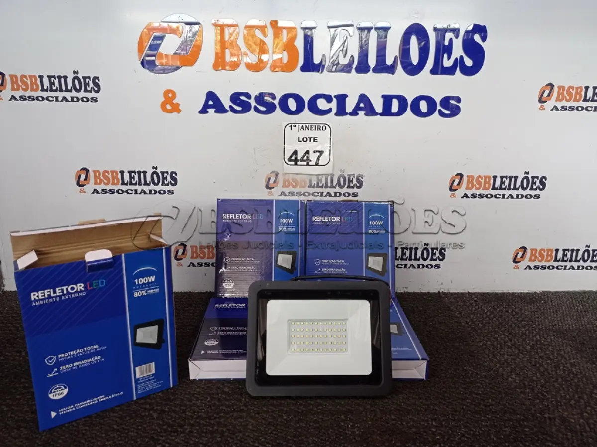 LOTE 447 - 05 REFLETORES DE LED AMBIENTE EXTERNO 100W CADA(NOVO). (NO ESTADO) ATENÇÃO! FAZER A VISITAÇÃO ANTES DE ARREMATAR, NÃO SABEMOS SE FUNCIONA. LEILÃO NÃO TEM GARANTIA E NEM DEVOLUÇÃO, SUJEITO A POSSÍVEIS AVARIAS VISÍVEIS/OCULTAS E/OU AUSÊNCIA DE COMPONENTES.
