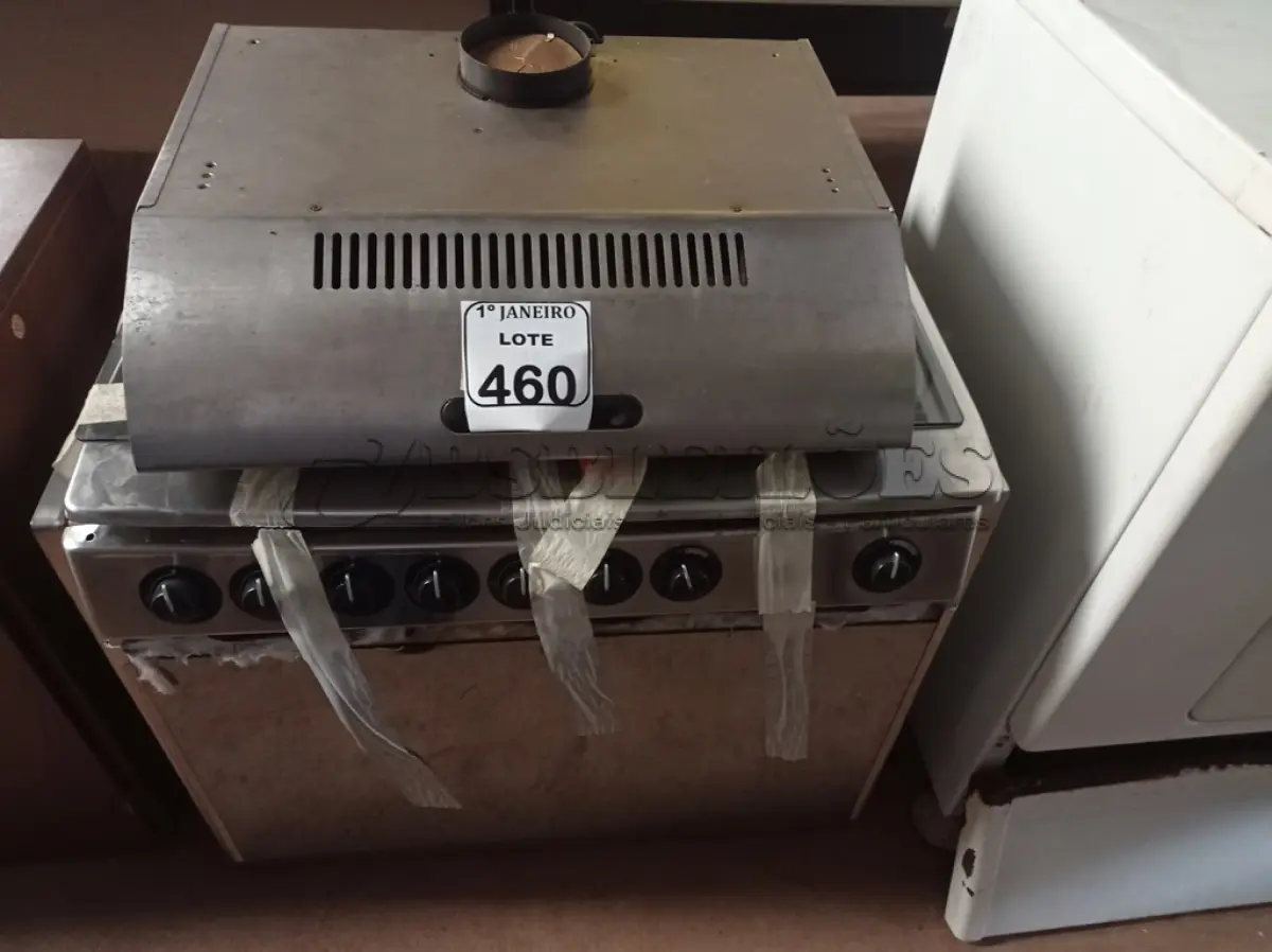 LOTE 460 - 01 FOGÃO A GÁS 06 BOCAS MARCA BRASTEMP E 01 SUGGAR. (NO ESTADO) ATENÇÃO! FAZER A VISITAÇÃO ANTES DE ARREMATAR, NÃO SABEMOS SE FUNCIONA. LEILÃO NÃO TEM GARANTIA E NEM DEVOLUÇÃO, SUJEITO A POSSÍVEIS AVARIAS VISÍVEIS/OCULTAS E/OU AUSÊNCIA DE COMPONENTES.