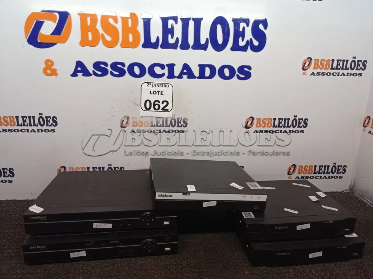 LOTE 062 - 05 APARELHOS DVRS INTELBRÁS. (NO ESTADO) ATENÇÃO! FAZER A VISITAÇÃO ANTES DE ARREMATAR, NÃO SABEMOS SE FUNCIONA. LEILÃO NÃO TEM GARANTIA E NEM DEVOLUÇÃO, SUJEITO A POSSÍVEIS AVARIAS VISÍVEIS/OCULTAS E/OU AUSÊNCIA DE COMPONENTES.