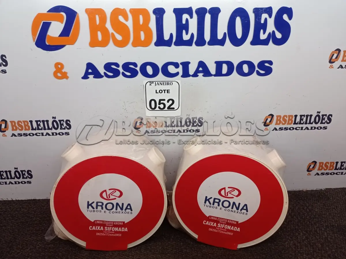 LOTE 052 - 02 CAIXAS SIFONADAS MARCA KRONA (NOVO). (NO ESTADO) ATENÇÃO! FAZER A VISITAÇÃO ANTES DE ARREMATAR, NÃO SABEMOS SE FUNCIONA. LEILÃO NÃO TEM GARANTIA E NEM DEVOLUÇÃO, SUJEITO A POSSÍVEIS AVARIAS VISÍVEIS/OCULTAS E/OU AUSÊNCIA DE COMPONENTES.