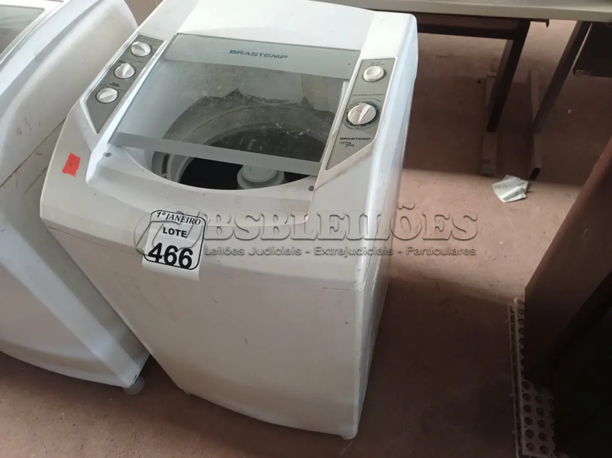 LOTE 466 - 01 MÁQUINA DE LAVAR MARCA BRASTEMP. (NO ESTADO) ATENÇÃO! FAZER A VISITAÇÃO ANTES DE ARREMATAR, NÃO SABEMOS SE FUNCIONA. LEILÃO NÃO TEM GARANTIA E NEM DEVOLUÇÃO, SUJEITO A POSSÍVEIS AVARIAS VISÍVEIS/OCULTAS E/OU AUSÊNCIA DE COMPONENTES.