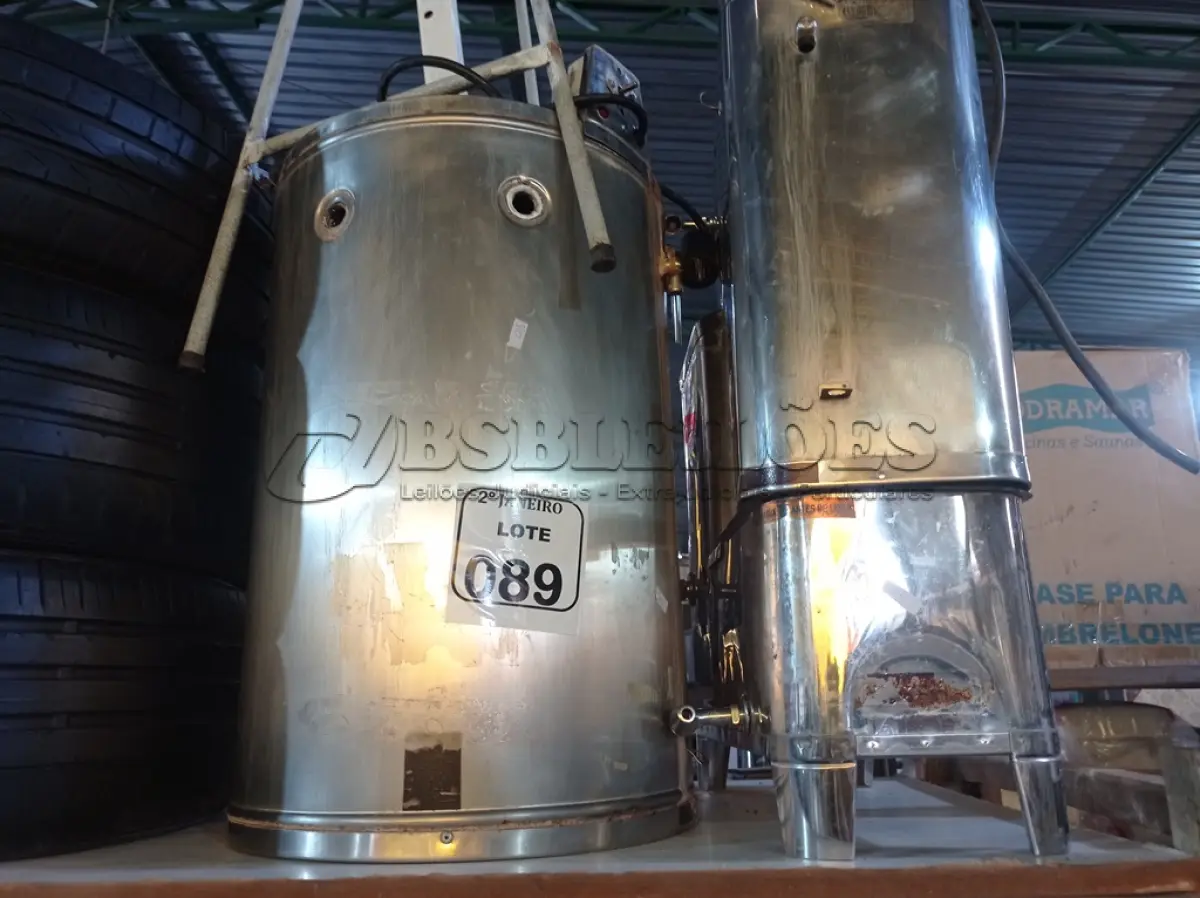 LOTE 089 - 03 CAFETEIRAS EM INOX C/AVARIAS MARCAS MODELOS DIVERSOS E 01 FATIADOR DE BATATAS. (NO ESTADO) ATENÇÃO! FAZER A VISITAÇÃO ANTES DE ARREMATAR, NÃO SABEMOS SE FUNCIONA. LEILÃO NÃO TEM GARANTIA E NEM DEVOLUÇÃO, SUJEITO A POSSÍVEIS AVARIAS VISÍVEIS/OCULTAS E/OU AUSÊNCIA DE COMPONENTES.