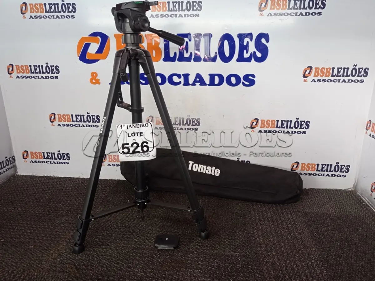 LOTE 526 - 01 TRIPÉ PARA CÂMERA TOMATE MTG-3016. (NO ESTADO) ATENÇÃO! FAZER A VISITAÇÃO ANTES DE ARREMATAR, NÃO SABEMOS SE FUNCIONA. LEILÃO NÃO TEM GARANTIA E NEM DEVOLUÇÃO, SUJEITO A POSSÍVEIS AVARIAS VISÍVEIS/OCULTAS E/OU AUSÊNCIA DE COMPONENTES.
