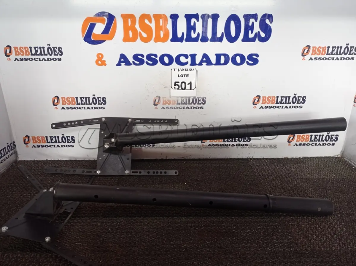 LOTE 501 - 02 SUPORTES P/TV DE FERRO. (NO ESTADO) ATENÇÃO! FAZER A VISITAÇÃO ANTES DE ARREMATAR, NÃO SABEMOS SE FUNCIONA. LEILÃO NÃO TEM GARANTIA E NEM DEVOLUÇÃO, SUJEITO A POSSÍVEIS AVARIAS VISÍVEIS/OCULTAS E/OU AUSÊNCIA DE COMPONENTES.