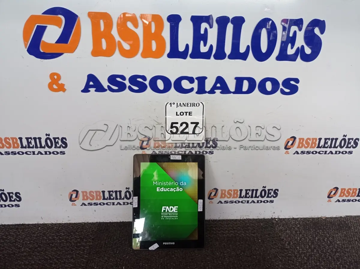 LOTE 527 - 01 TABLET MARCA POSITIVO S/CARREGADOR. (NO ESTADO) ATENÇÃO! FAZER A VISITAÇÃO ANTES DE ARREMATAR, NÃO SABEMOS SE FUNCIONA. LEILÃO NÃO TEM GARANTIA E NEM DEVOLUÇÃO, SUJEITO A POSSÍVEIS AVARIAS VISÍVEIS/OCULTAS E/OU AUSÊNCIA DE COMPONENTES.