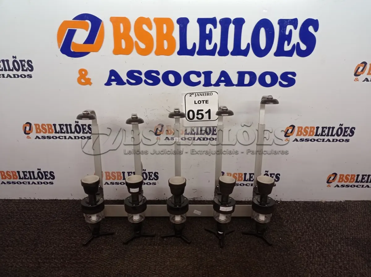LOTE 051 - 05 DOSADORES DE BEBIDAS. (NO ESTADO) ATENÇÃO! FAZER A VISITAÇÃO ANTES DE ARREMATAR, NÃO SABEMOS SE FUNCIONA. LEILÃO NÃO TEM GARANTIA E NEM DEVOLUÇÃO, SUJEITO A POSSÍVEIS AVARIAS VISÍVEIS/OCULTAS E/OU AUSÊNCIA DE COMPONENTES.