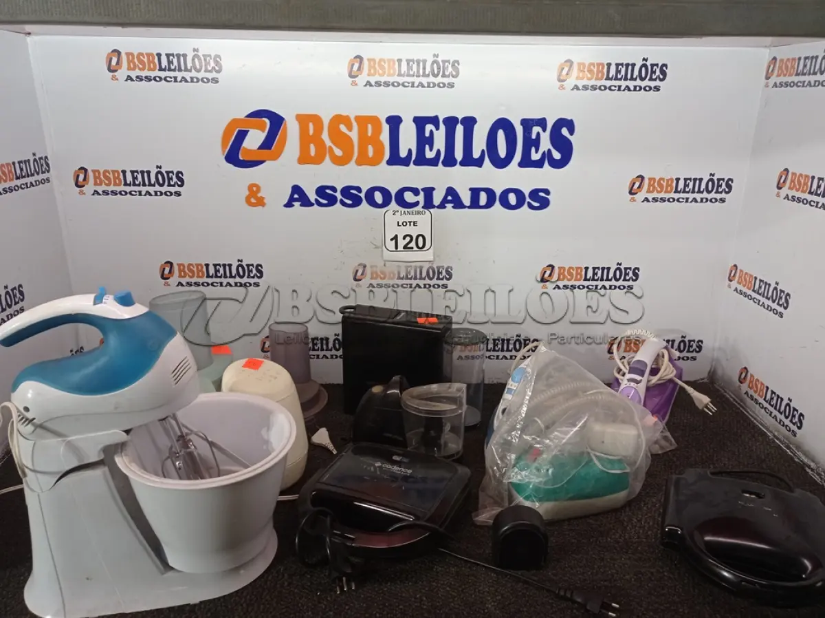 LOTE 120 - 02 FERROS DE PASSAR ROUPA, 02 SANDUICHEIRAS, 01 MULTIPROCESSADOR, 01 BATEDEIRA E MATERIAIS ELETRÔNICOS MARCAS E MODELOS DIVERSOS. (NO ESTADO) ATENÇÃO! FAZER A VISITAÇÃO ANTES DE ARREMATAR, NÃO SABEMOS SE FUNCIONA. LEILÃO NÃO TEM GARANTIA E NEM DEVOLUÇÃO, SUJEITO A POSSÍVEIS AVARIAS VISÍVEIS/OCULTAS E/OU AUSÊNCIA DE COMPONENTES.