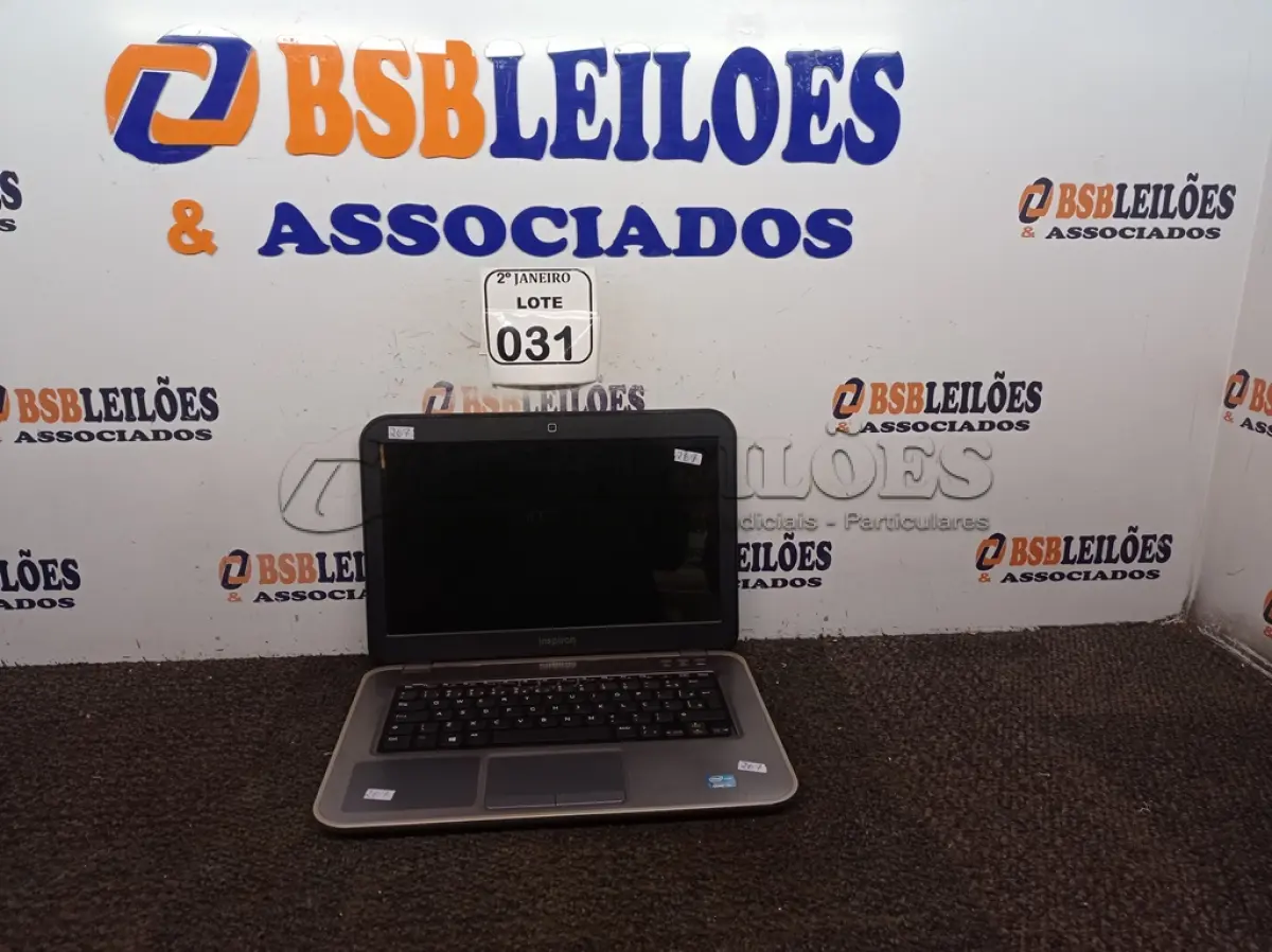 LOTE 031 - 01 NOTEBOOK MARCA DELL I5DE 3° GERAÇÃO 240SSD SEGURANDO BATERIA. (NO ESTADO) ATENÇÃO! FAZER A VISITAÇÃO ANTES DE ARREMATAR, NÃO SABEMOS SE FUNCIONA. LEILÃO NÃO TEM GARANTIA E NEM DEVOLUÇÃO, SUJEITO A POSSÍVEIS AVARIAS VISÍVEIS/OCULTAS E/OU AUSÊNCIA DE COMPONENTES.