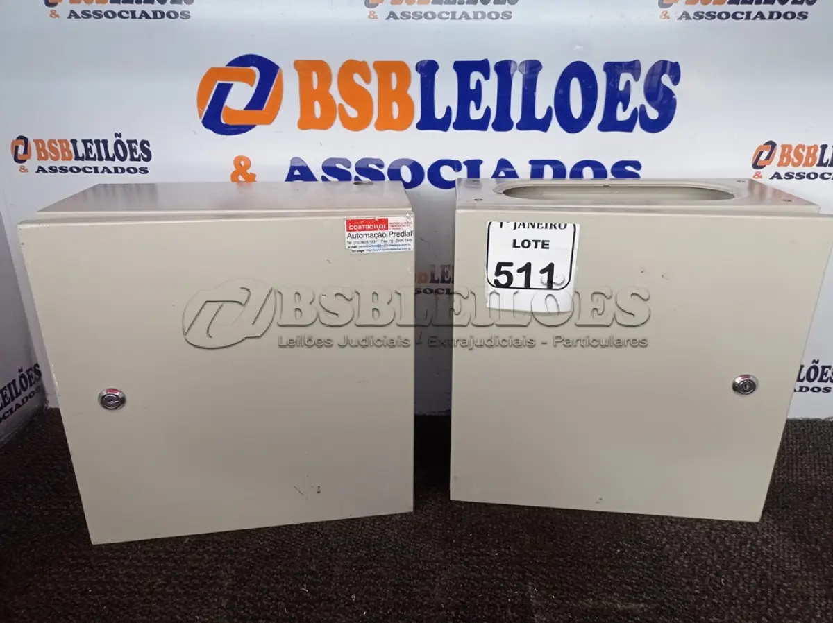 LOTE 511 - 02 QUADROS DE DISTRIBUIÇÃO ELÉTRICA DE FERRO. (NO ESTADO) ATENÇÃO! FAZER A VISITAÇÃO ANTES DE ARREMATAR, NÃO SABEMOS SE FUNCIONA. LEILÃO NÃO TEM GARANTIA E NEM DEVOLUÇÃO, SUJEITO A POSSÍVEIS AVARIAS VISÍVEIS/OCULTAS E/OU AUSÊNCIA DE COMPONENTES.