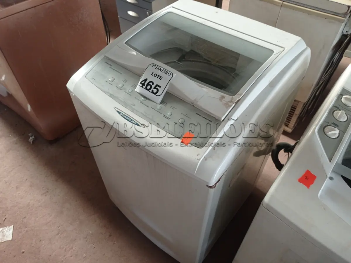 LOTE 466 - 01 MÁQUINA DE LAVAR MARCA BRASTEMP. (NO ESTADO) ATENÇÃO! FAZER A VISITAÇÃO ANTES DE ARREMATAR, NÃO SABEMOS SE FUNCIONA. LEILÃO NÃO TEM GARANTIA E NEM DEVOLUÇÃO, SUJEITO A POSSÍVEIS AVARIAS VISÍVEIS/OCULTAS E/OU AUSÊNCIA DE COMPONENTES.