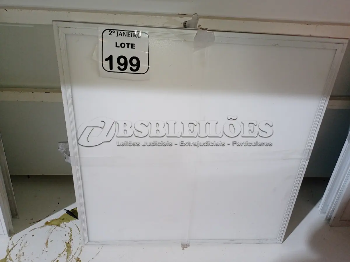 LOTE 199 - 05 PAINÉIS DE LED P/EMBUTIR. (NO ESTADO) ATENÇÃO! FAZER A VISITAÇÃO ANTES DE ARREMATAR, NÃO SABEMOS SE FUNCIONA. LEILÃO NÃO TEM GARANTIA E NEM DEVOLUÇÃO, SUJEITO A POSSÍVEIS AVARIAS VISÍVEIS/OCULTAS E/OU AUSÊNCIA DE COMPONENTES.