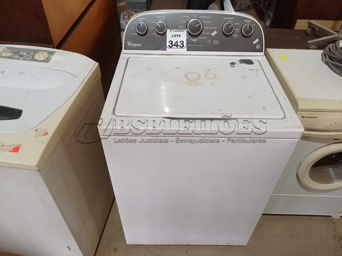 LOTE 343 - 01 MÁQUINA DE LAVAR ROUPAS WHIRLPOOL 127V. (NO ESTADO) ATENÇÃO! FAZER A VISITAÇÃO ANTES DE ARREMATAR, NÃO SABEMOS SE FUNCIONA. LEILÃO NÃO TEM GARANTIA E NEM DEVOLUÇÃO, SUJEITO A POSSÍVEIS AVARIAS VISÍVEIS/OCULTAS E/OU AUSÊNCIA DE COMPONENTES.