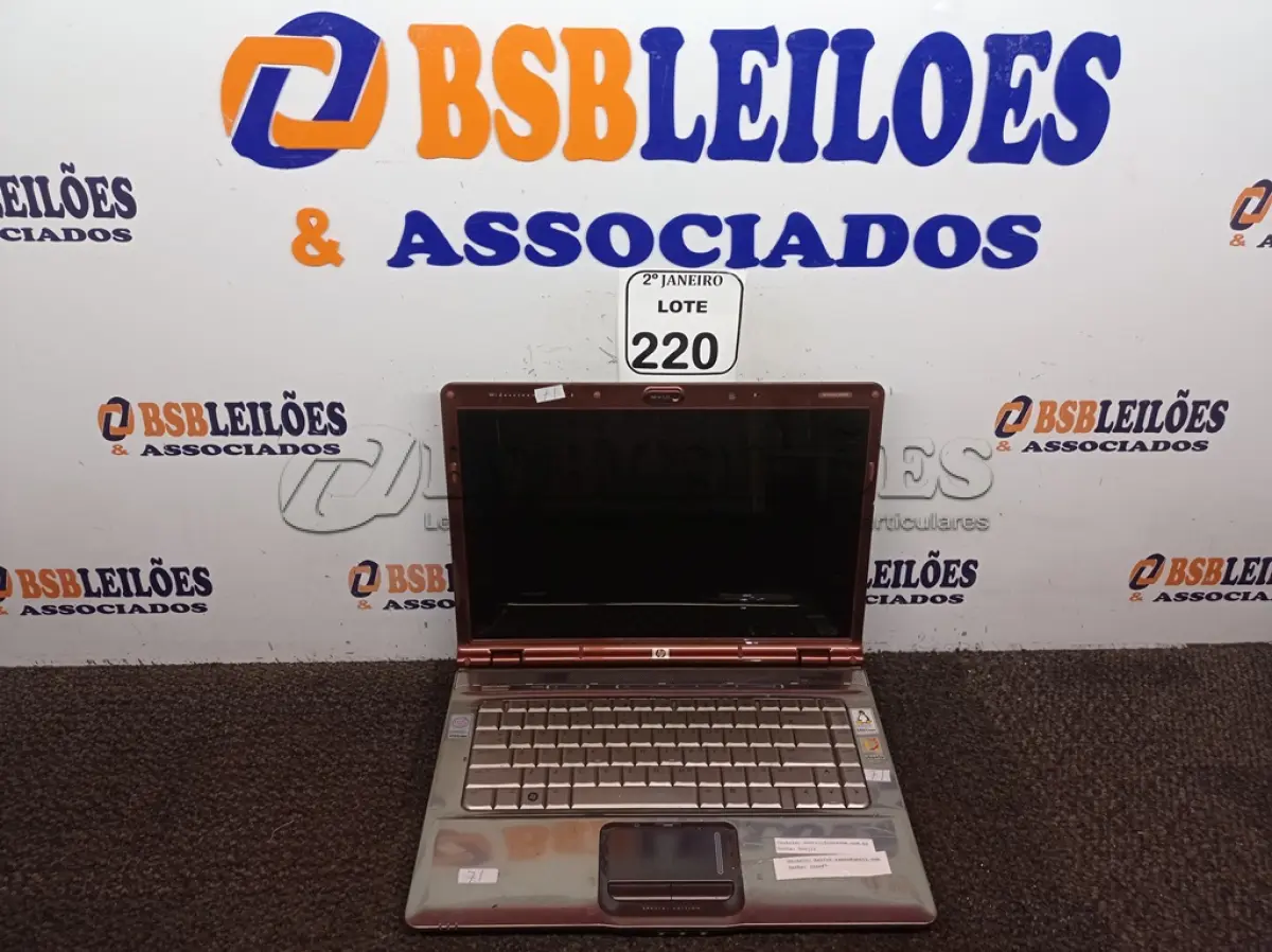 LOTE 220 - 01 NOTEBOOK HP S/CARREGADOR. (NO ESTADO) ATENÇÃO! FAZER A VISITAÇÃO ANTES DE ARREMATAR, NÃO SABEMOS SE FUNCIONA. LEILÃO NÃO TEM GARANTIA E NEM DEVOLUÇÃO, SUJEITO A POSSÍVEIS AVARIAS VISÍVEIS/OCULTAS E/OU AUSÊNCIA DE COMPONENTES.