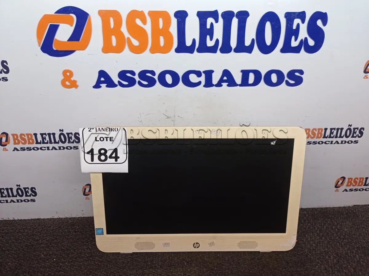 LOTE 184 - 01 ALL IN ONE MARCA HP P/RETIRA DE PEÇAS. (NO ESTADO) ATENÇÃO! FAZER A VISITAÇÃO ANTES DE ARREMATAR, NÃO SABEMOS SE FUNCIONA. LEILÃO NÃO TEM GARANTIA E NEM DEVOLUÇÃO, SUJEITO A POSSÍVEIS AVARIAS VISÍVEIS/OCULTAS E/OU AUSÊNCIA DE COMPONENTES.