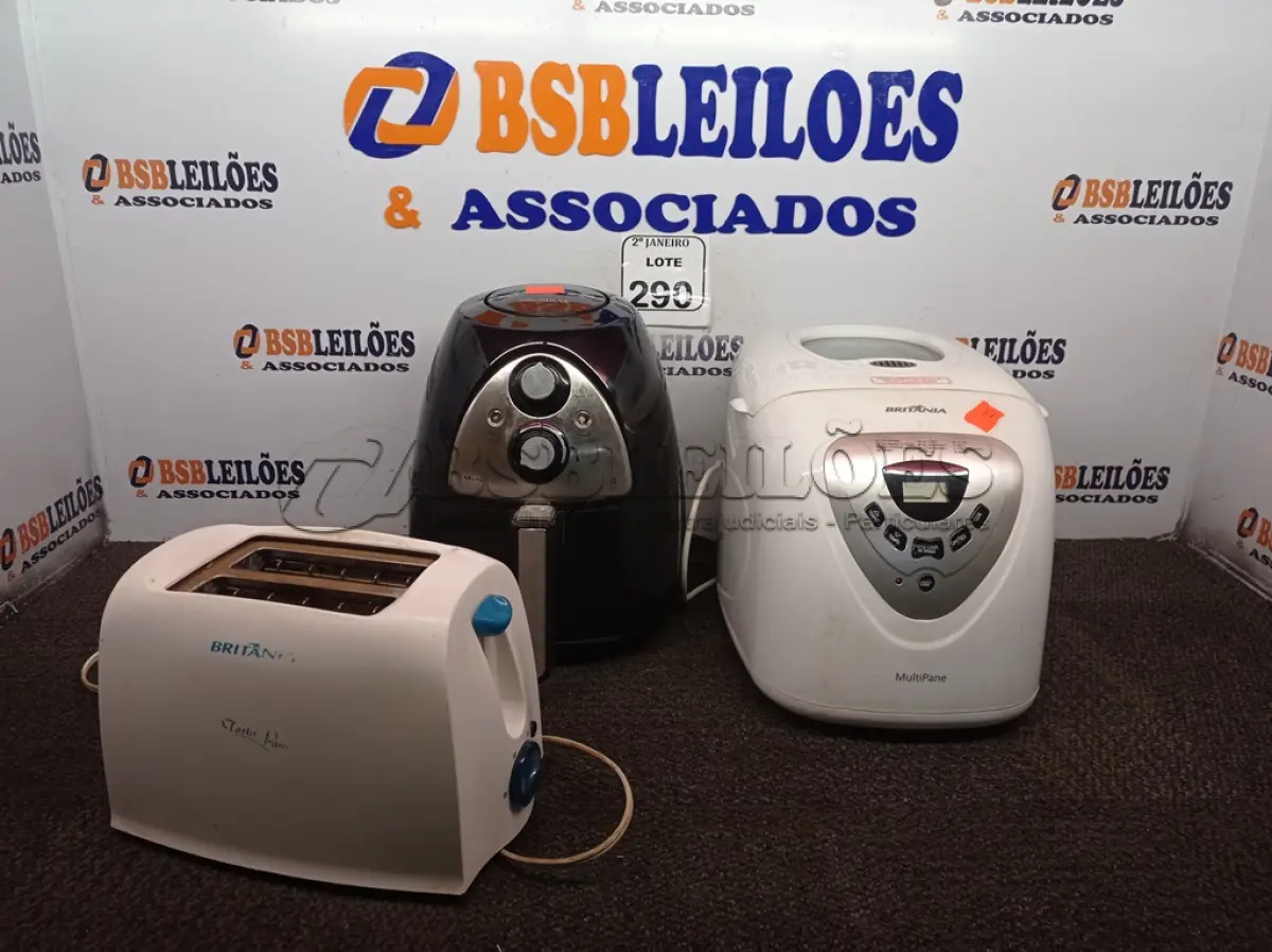 LOTE 290 - 01 MÁQUINA DE PÃO BRITÂNIA, 01 AIR FRYER MONDIAL E 01 TORRADEIRA BRITÂNIA. (NO ESTADO) ATENÇÃO! FAZER A VISITAÇÃO ANTES DE ARREMATAR, NÃO SABEMOS SE FUNCIONA. LEILÃO NÃO TEM GARANTIA E NEM DEVOLUÇÃO, SUJEITO A POSSÍVEIS AVARIAS VISÍVEIS/OCULTAS E/OU AUSÊNCIA DE COMPONENTES.