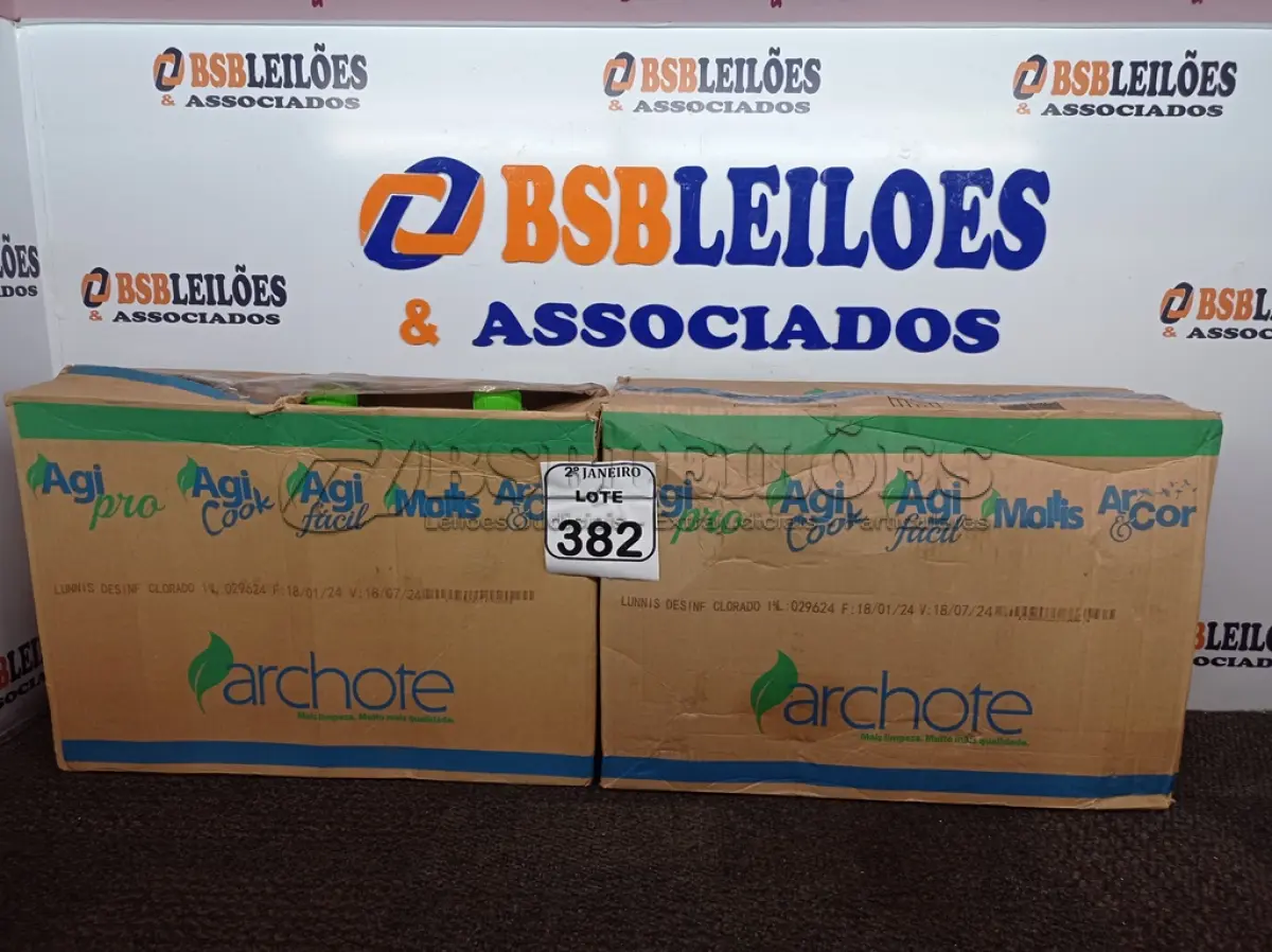 LOTE 382 - 02 CAIXAS COM 03 UNIDADES CADA DE 5 LITROS DE DESINFETANTE CLORADO (NO ESTADO) ATENÇÃO! FAZER A VISITAÇÃO ANTES DE ARREMATAR, NÃO SABEMOS SE FUNCIONA. LEILÃO NÃO TEM GARANTIA E NEM DEVOLUÇÃO, SUJEITO A POSSÍVEIS AVARIAS VISÍVEIS/OCULTAS E/OU AUSÊNCIA DE COMPONENTES.