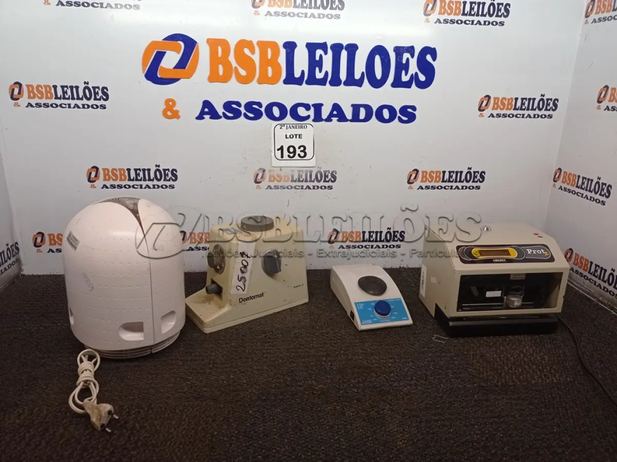 LOTE 193 - 01 RELÓGIO DE PONTO MARCA HENRY, 01 PURIFICADOR DE AR AIR FREE, 01 AMALGAMADOR E 01 AGITADOR DE TUBO. (NO ESTADO) ATENÇÃO! FAZER A VISITAÇÃO ANTES DE ARREMATAR, NÃO SABEMOS SE FUNCIONA. LEILÃO NÃO TEM GARANTIA E NEM DEVOLUÇÃO, SUJEITO A POSSÍVEIS AVARIAS VISÍVEIS/OCULTAS E/OU AUSÊNCIA DE COMPONENTES.