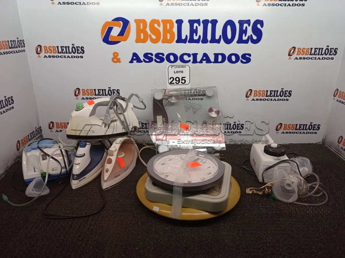 LOTE 295 - 01 LOTE COM FERROS DE PASSAR ROUPAS E 02 NEBULIZADORES. (NO ESTADO) ATENÇÃO! FAZER A VISITAÇÃO ANTES DE ARREMATAR, NÃO SABEMOS SE FUNCIONA. LEILÃO NÃO TEM GARANTIA E NEM DEVOLUÇÃO, SUJEITO A POSSÍVEIS AVARIAS VISÍVEIS/OCULTAS E/OU AUSÊNCIA DE COMPONENTES.