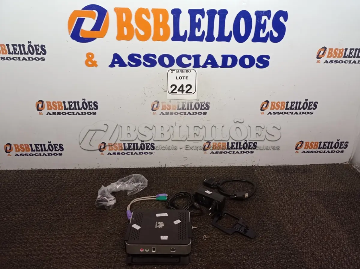 LOTE 242 - 01 MINI PC HUAWEI C/ CABOS NA CAIXA. (NO ESTADO) ATENÇÃO! FAZER A VISITAÇÃO ANTES DE ARREMATAR, NÃO SABEMOS SE FUNCIONA. LEILÃO NÃO TEM GARANTIA E NEM DEVOLUÇÃO, SUJEITO A POSSÍVEIS AVARIAS VISÍVEIS/OCULTAS E/OU AUSÊNCIA DE COMPONENTES.