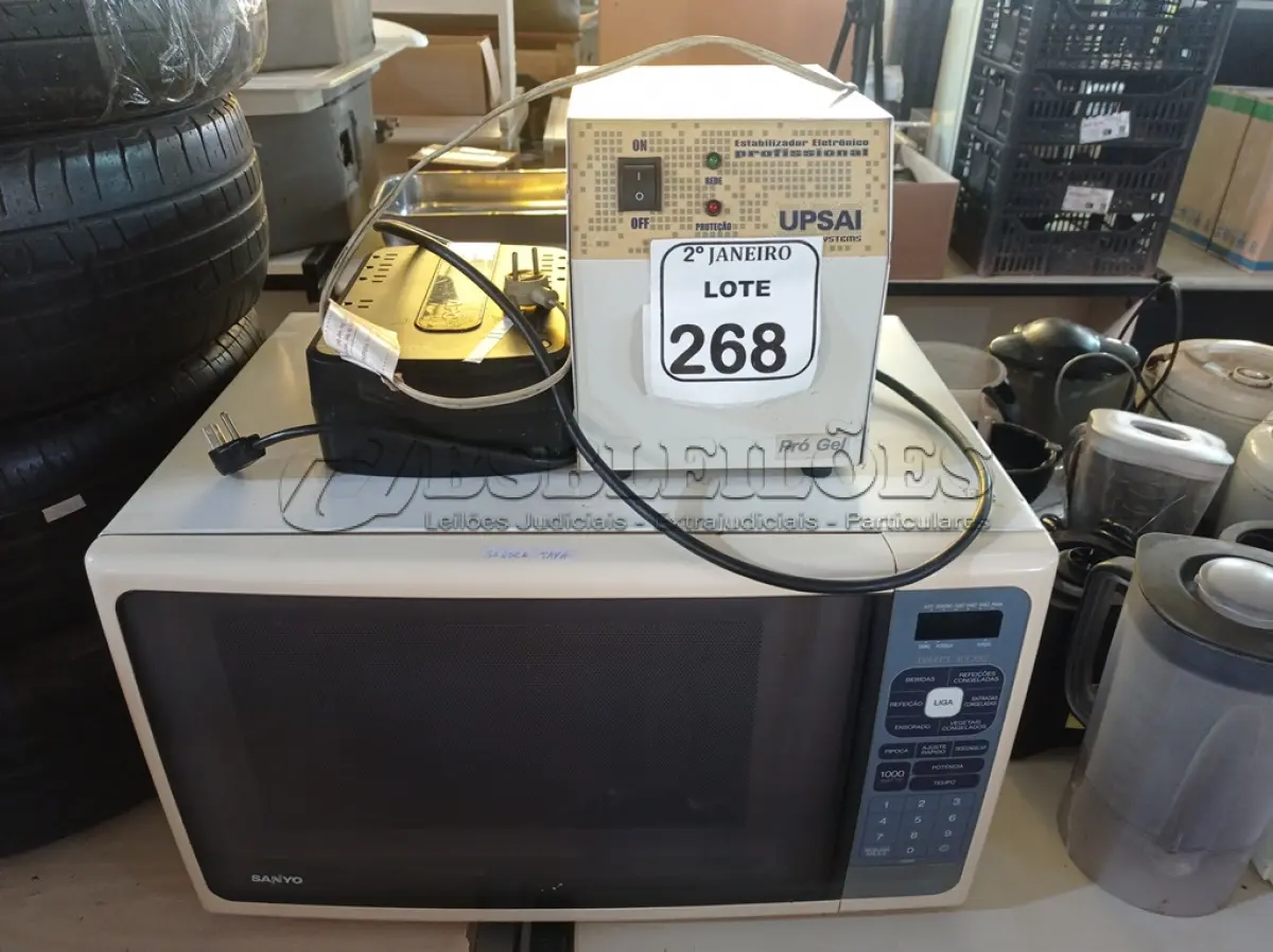 LOTE 268 - 01 MICRO-ONDAS S/ PRATO, 01 TRANSFORMADOR E 01 NOBREAK. (NO ESTADO) ATENÇÃO! FAZER A VISITAÇÃO ANTES DE ARREMATAR, NÃO SABEMOS SE FUNCIONA. LEILÃO NÃO TEM GARANTIA E NEM DEVOLUÇÃO, SUJEITO A POSSÍVEIS AVARIAS VISÍVEIS/OCULTAS E/OU AUSÊNCIA DE COMPONENTES.