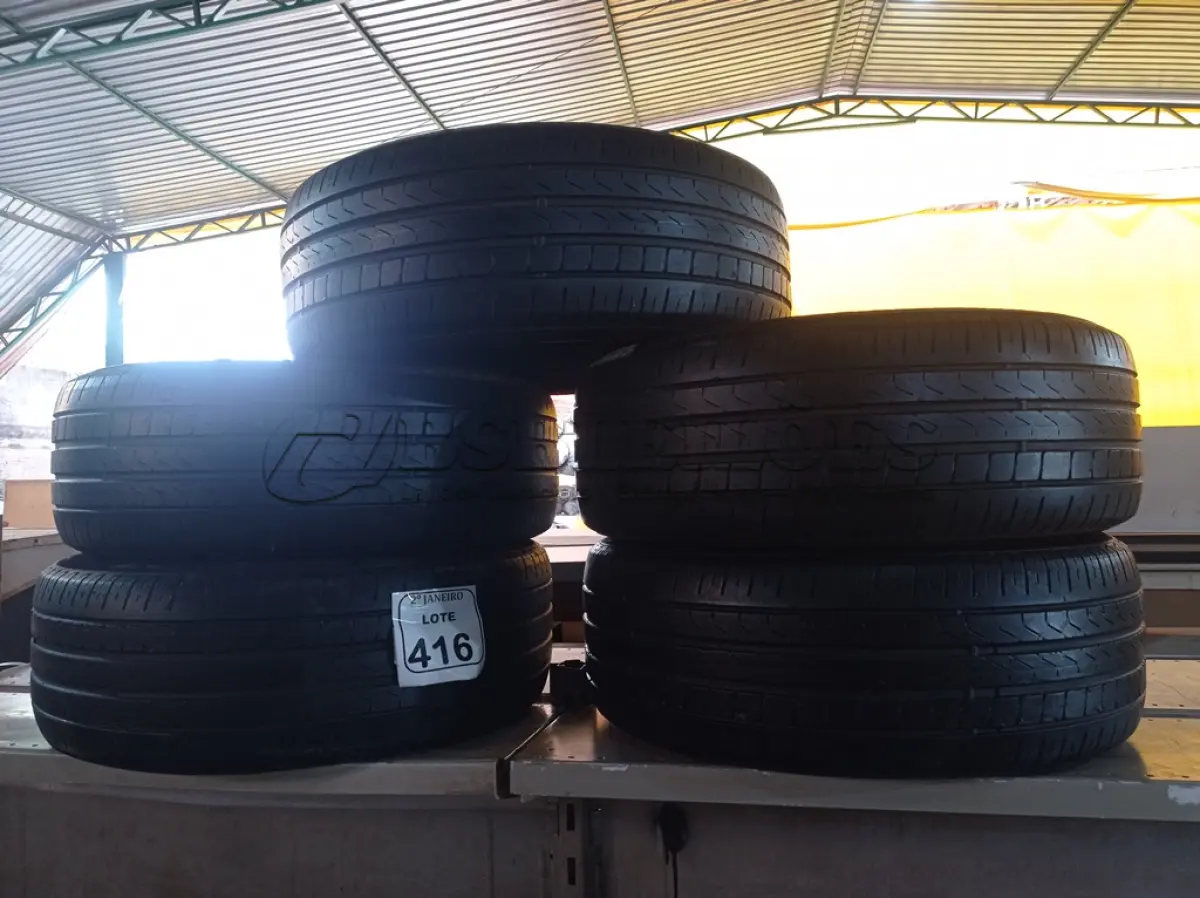 LOTE 416 - 05 PNEUS 215-50 ARO 17”. (NO ESTADO) ATENÇÃO! FAZER A VISITAÇÃO ANTES DE ARREMATAR, NÃO SABEMOS SE FUNCIONA. LEILÃO NÃO TEM GARANTIA E NEM DEVOLUÇÃO, SUJEITO A POSSÍVEIS AVARIAS VISÍVEIS/OCULTAS E/OU AUSÊNCIA DE COMPONENTES.