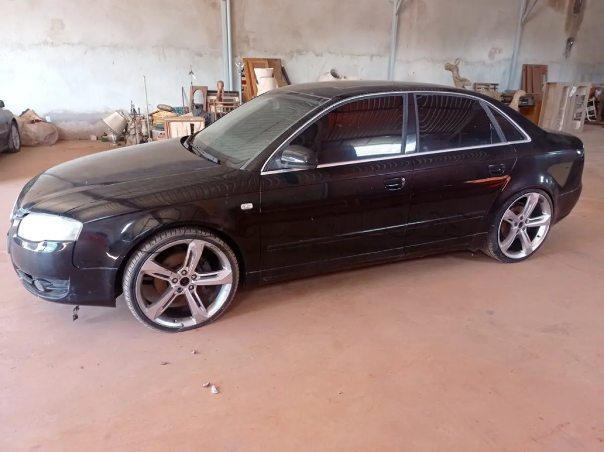 LOTE 310 - AUDI A4 2.0 TFSI 2006, MULTITRONIC, TETO SOLAR, DIFUSOR DE ESCAPAMENTO, RODAS ARO 19 COMANDO DE ESCAPE QUEBRADO. (NO ESTADO)