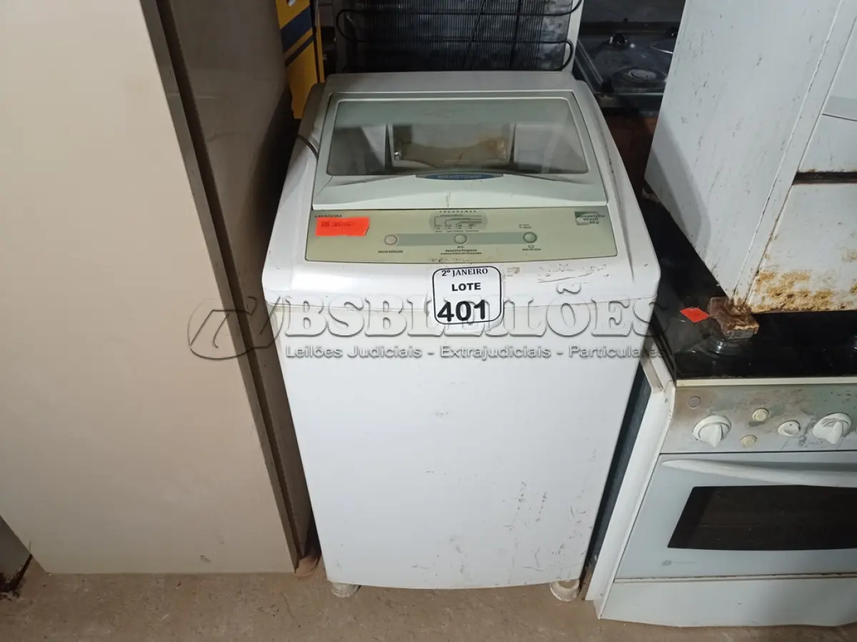 LOTE 401 - 01 MÁQUINA DE LAVAR ROUPAS CONTINENTAL. (NO ESTADO) ATENÇÃO! FAZER A VISITAÇÃO ANTES DE ARREMATAR, NÃO SABEMOS SE FUNCIONA. LEILÃO NÃO TEM GARANTIA E NEM DEVOLUÇÃO, SUJEITO A POSSÍVEIS AVARIAS VISÍVEIS/OCULTAS E/OU AUSÊNCIA DE COMPONENTES.
