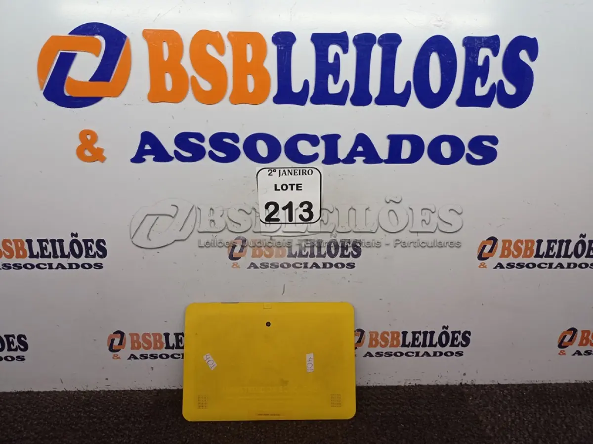 LOTE 213 - 01 TABLET AMARELO MARCA POSITIVO   S/CARREGADOR. (NO ESTADO) ATENÇÃO! FAZER A VISITAÇÃO ANTES DE ARREMATAR, NÃO SABEMOS SE FUNCIONA. LEILÃO NÃO TEM GARANTIA E NEM DEVOLUÇÃO, SUJEITO A POSSÍVEIS AVARIAS VISÍVEIS/OCULTAS E/OU AUSÊNCIA DE COMPONENTES.