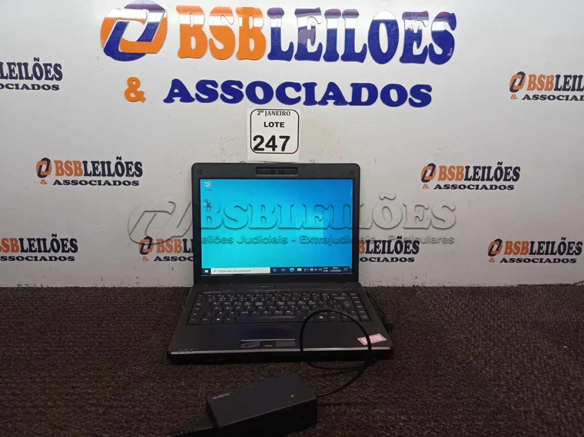 LOTE 247 - 01 NOTEBOOK DATEM C/ MEMORIA WINDOWS 10 INSTALADO E CARREGADOR. (NO ESTADO) ATENÇÃO! FAZER A VISITAÇÃO ANTES DE ARREMATAR, NÃO SABEMOS SE FUNCIONA. LEILÃO NÃO TEM GARANTIA E NEM DEVOLUÇÃO, SUJEITO A POSSÍVEIS AVARIAS VISÍVEIS/OCULTAS E/OU AUSÊNCIA DE COMPONENTES.