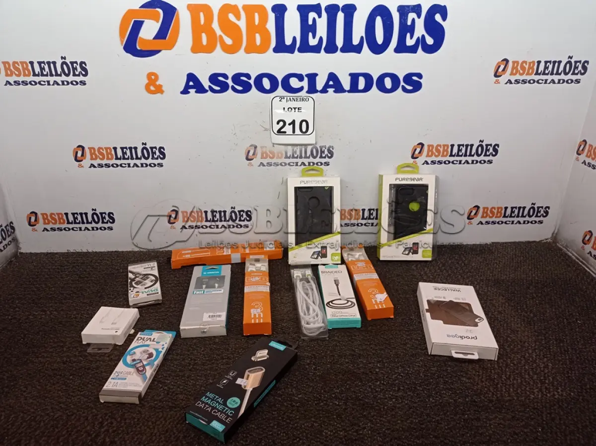 LOTE 210 - 03 CAPAS PARA CELULARES E CABOS USB DIVERSOS. (NO ESTADO) ATENÇÃO! FAZER A VISITAÇÃO ANTES DE ARREMATAR, NÃO SABEMOS SE FUNCIONA. LEILÃO NÃO TEM GARANTIA E NEM DEVOLUÇÃO, SUJEITO A POSSÍVEIS AVARIAS VISÍVEIS/OCULTAS E/OU AUSÊNCIA DE COMPONENTES.