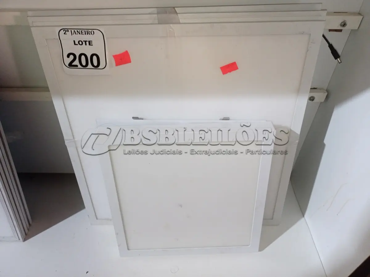 LOTE 200 - 07 PAINÉIS DE LED P/EMBUTIR. (NO ESTADO) ATENÇÃO! FAZER A VISITAÇÃO ANTES DE ARREMATAR, NÃO SABEMOS SE FUNCIONA. LEILÃO NÃO TEM GARANTIA E NEM DEVOLUÇÃO, SUJEITO A POSSÍVEIS AVARIAS VISÍVEIS/OCULTAS E/OU AUSÊNCIA DE COMPONENTES.