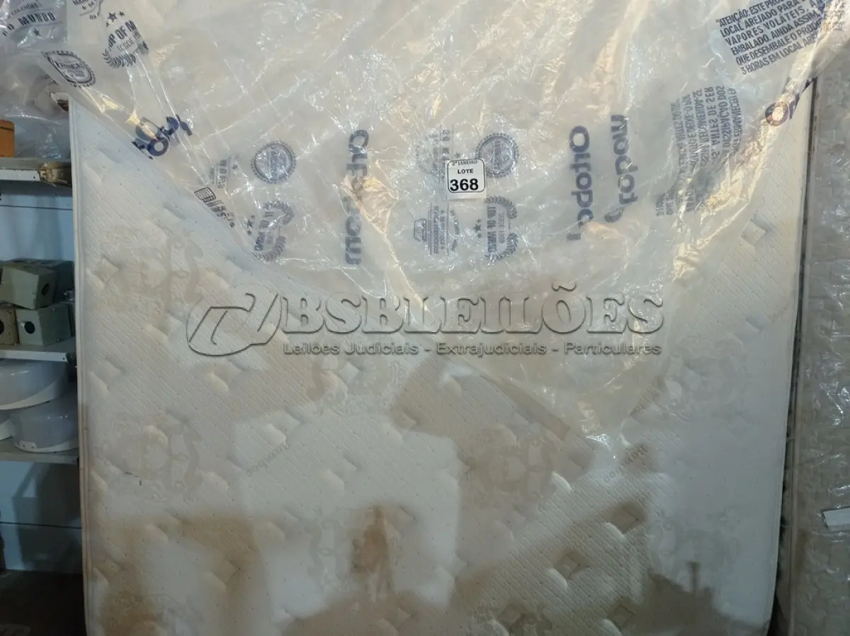 LOTE 368 - 01 COLCHÃO DE CASAL QUEM. (NO ESTADO) ATENÇÃO! FAZER A VISITAÇÃO ANTES DE ARREMATAR, NÃO SABEMOS SE FUNCIONA. LEILÃO NÃO TEM GARANTIA E NEM DEVOLUÇÃO, SUJEITO A POSSÍVEIS AVARIAS VISÍVEIS/OCULTAS E/OU AUSÊNCIA DE COMPONENTES.